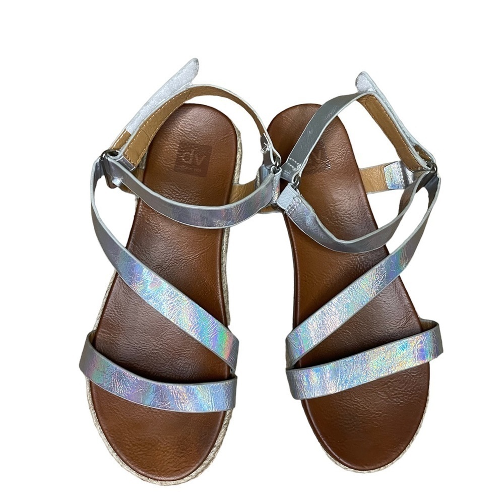 DV by Dolce Vita Umbria Sandal, Big Girl's Size 5 Silver
